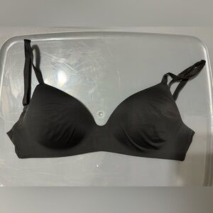 Black victorias secret tshirt bra